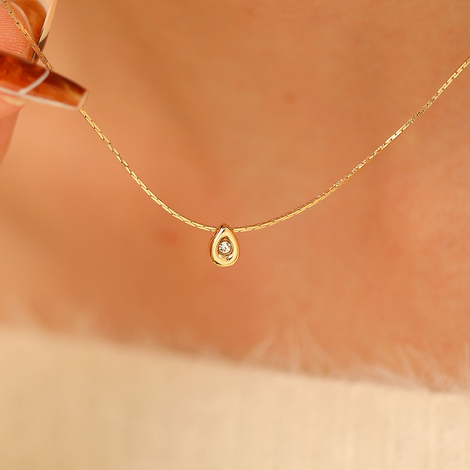 Kalung Mutiara Liontin Kecil B - Pearl Trim Chain ulasan dan harga