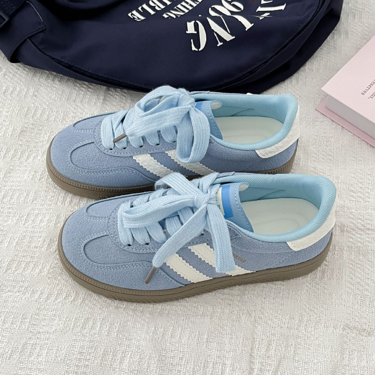 Sepatu sneakers bergaya vintag - Guipure Lace Panel ulasan dan harga